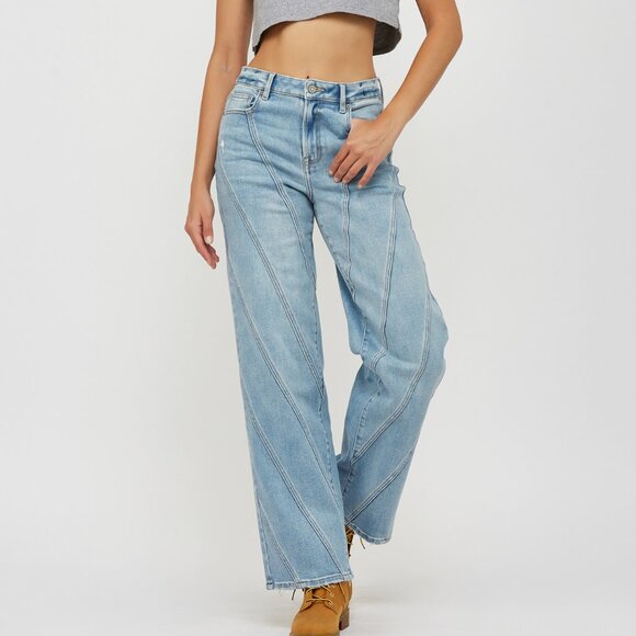 NWT Hidden Jeans Logan High Waist Dad Jeans With Multiple Seams In Light Wash